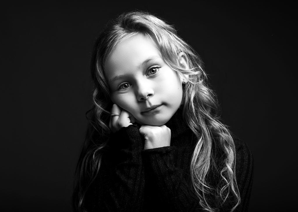 Fotoshoot kind, dochter, zwart wit, dromerig